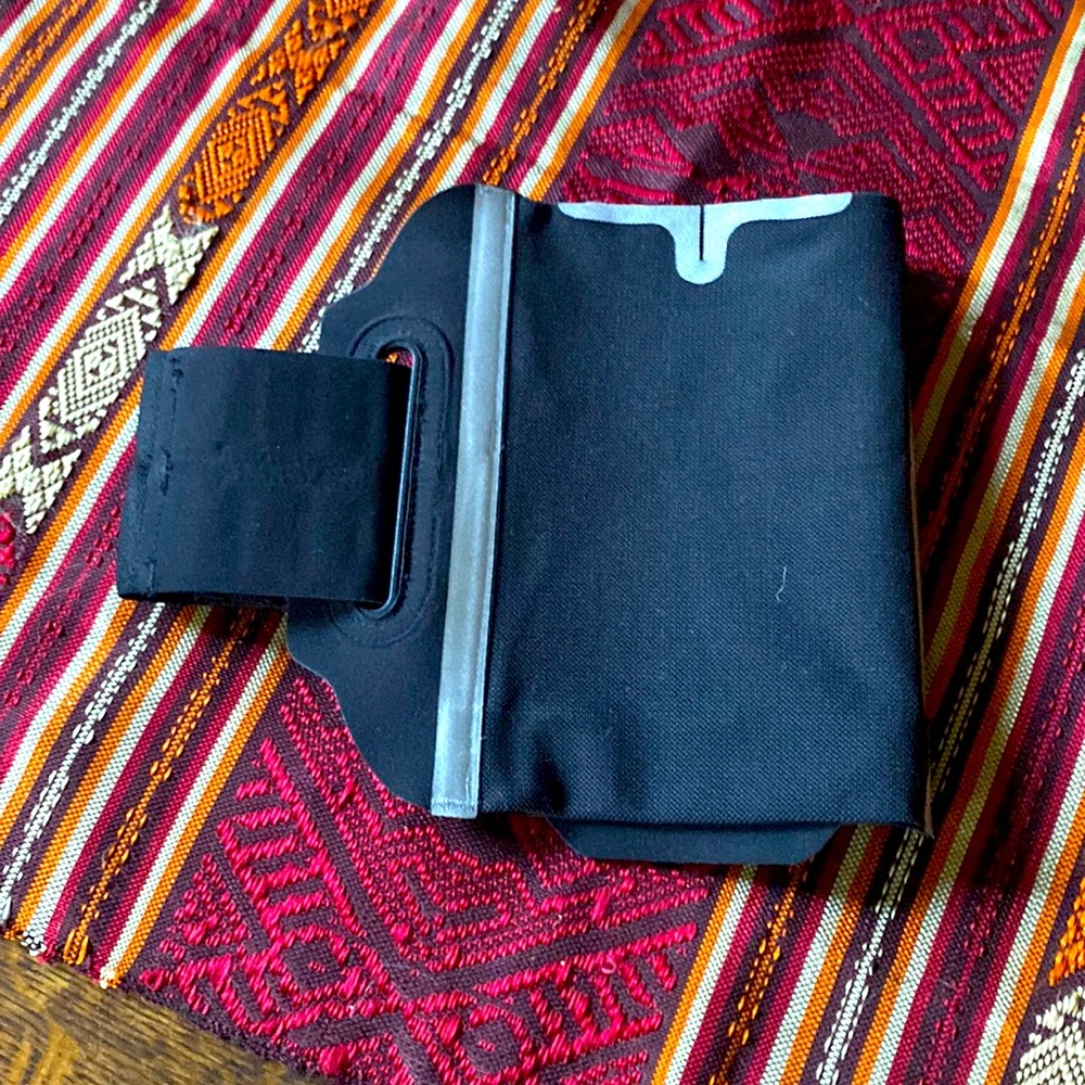 Lululemon Running Arm Band - Black